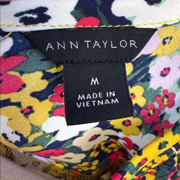 Ann Taylor Vibrant Floral Blouse Women's Size Medium - Picture 9 of 10